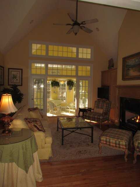431 White Oak Ln - Photo 3 of 19