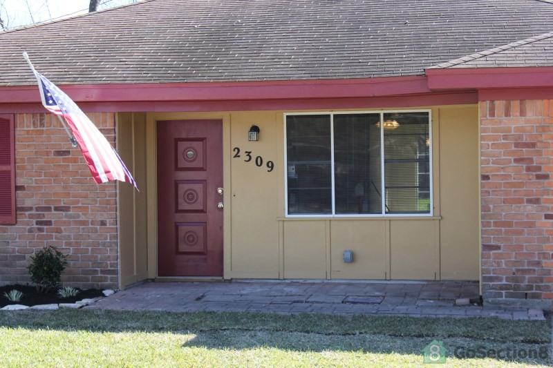 2309 30th Ave N - Photo 2 of 15