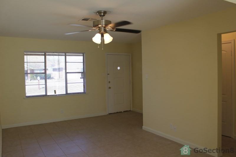 2309 30th Ave N - Photo 3 of 15