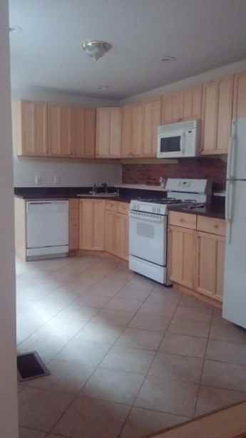 122 N Patterson Park Ave - Photo 3 of 12