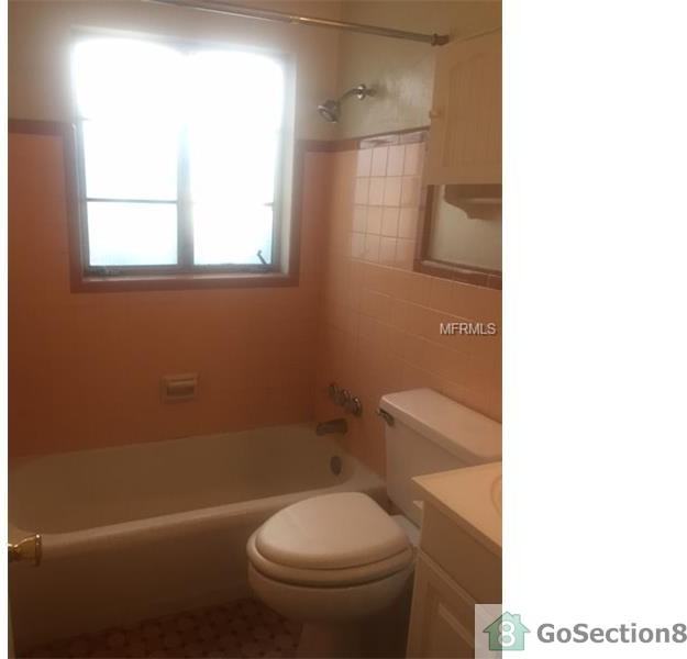 1300 26th St S - Photo 2 of 5