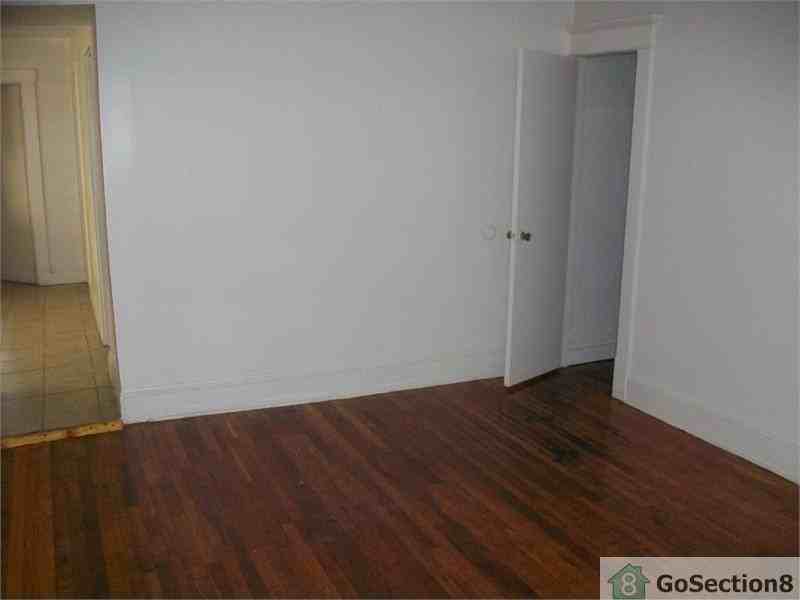 110 Norfolk St - Photo 2 of 5