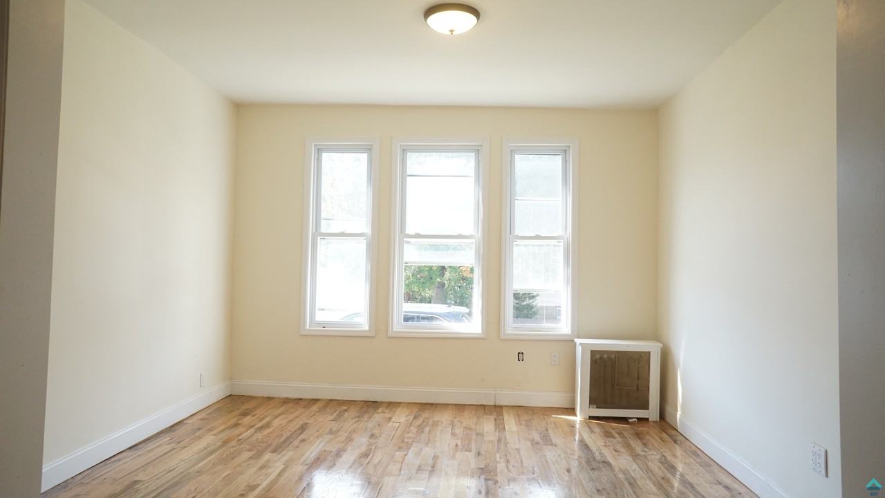 1203 E 14th St #1 - Photo 3 of 6