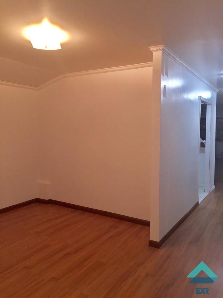 141-42 Pershing Crescent #3 - Photo 3 of 4