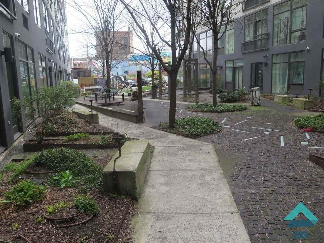 114 Troutman St #206