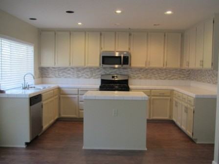 1273 Cardinal St - Photo 3 of 11