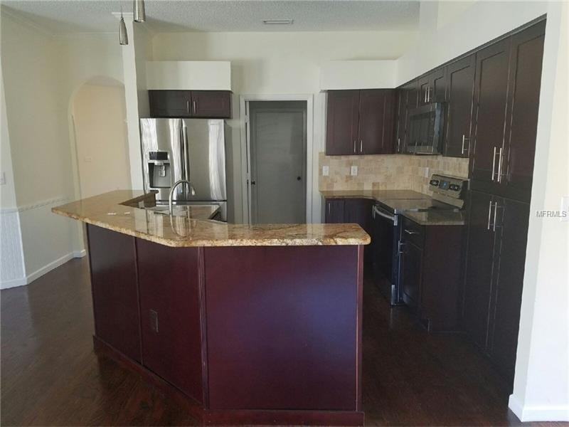 11231 Clayridge Dr - Photo 3 of 11