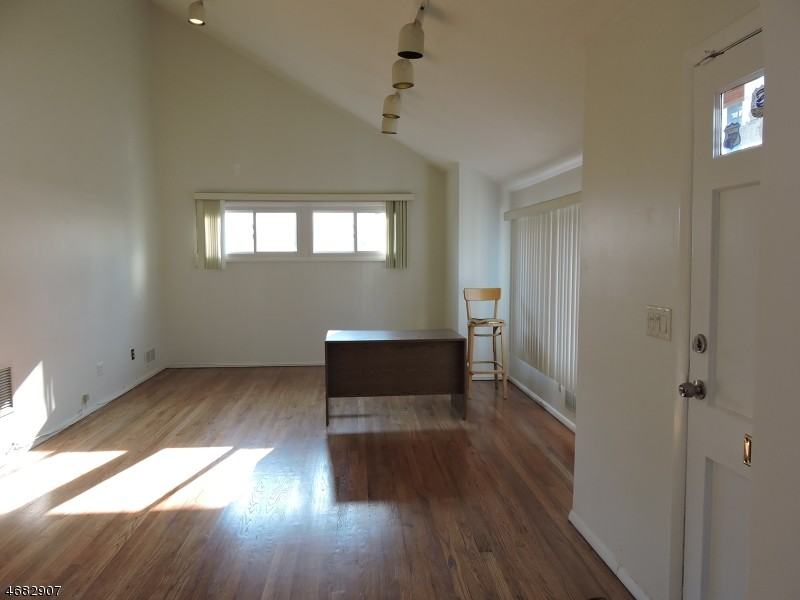 106 Parsippany Rd - Photo 3 of 12