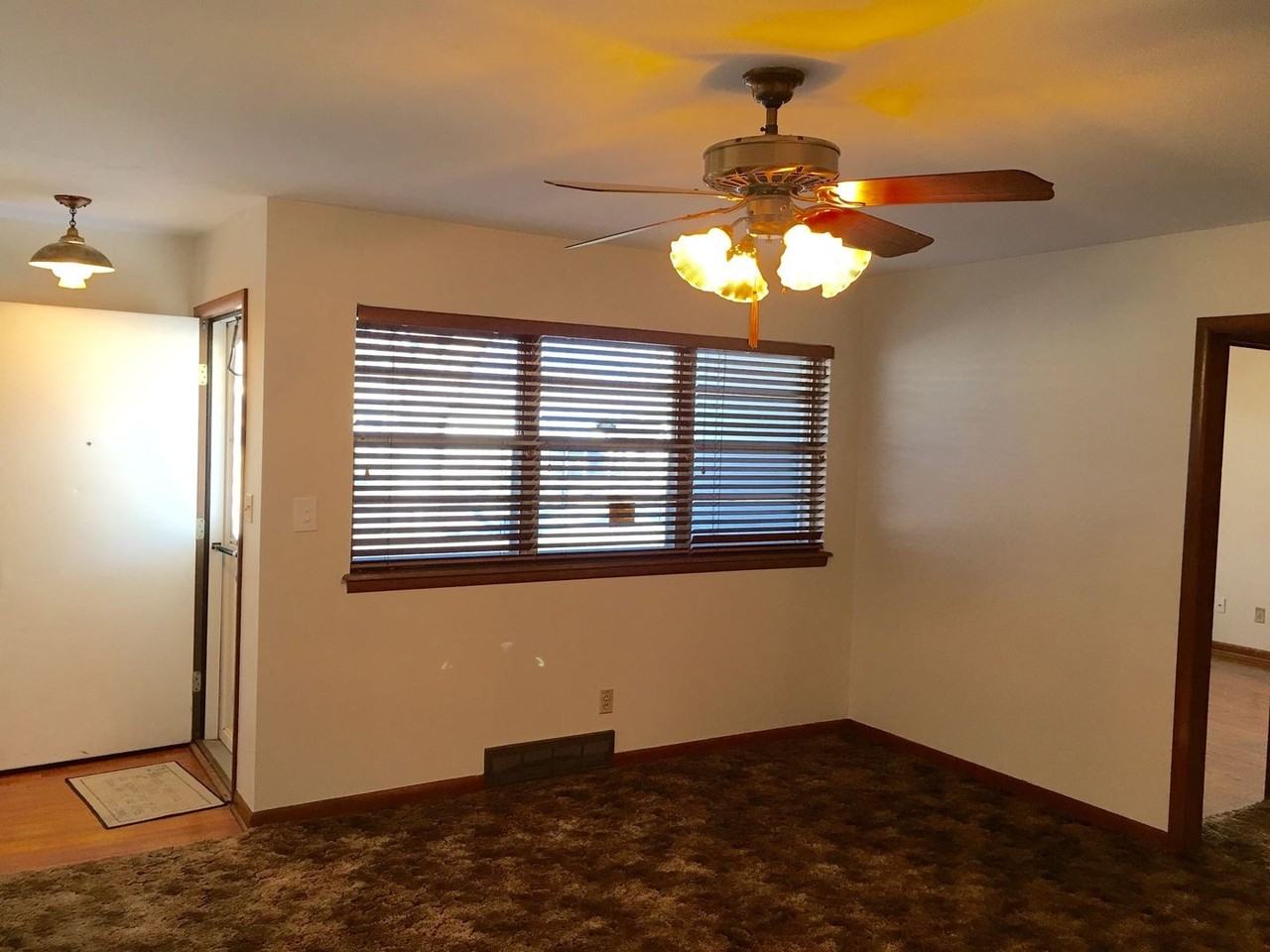 1136 NW 85th St - Photo 3 of 23