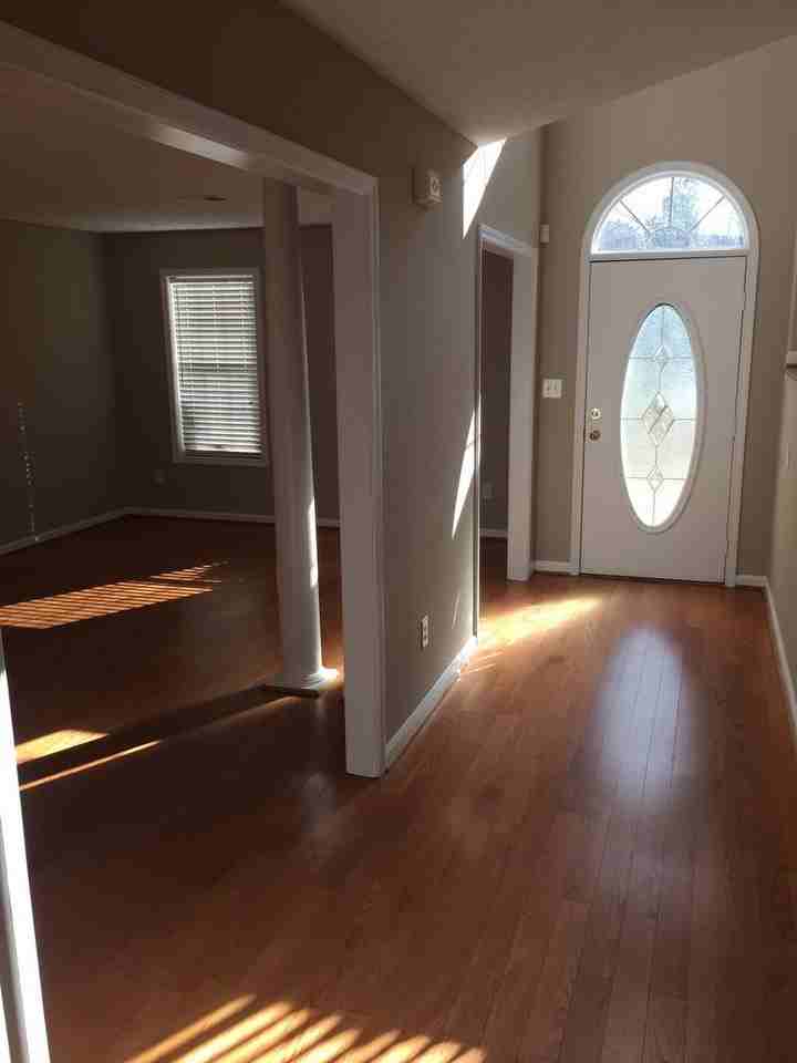 926 Windmill Ct - Photo 2 of 28