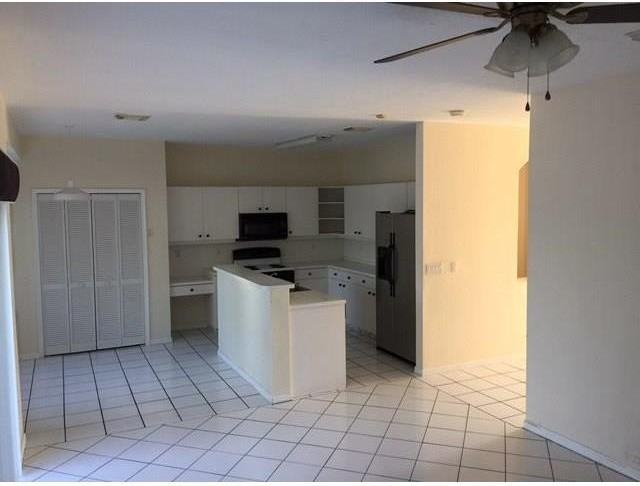 427 SW 191st Terrace - Photo 2 of 8