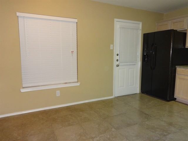 11719 Curry Ridge Ln - Photo 3 of 10