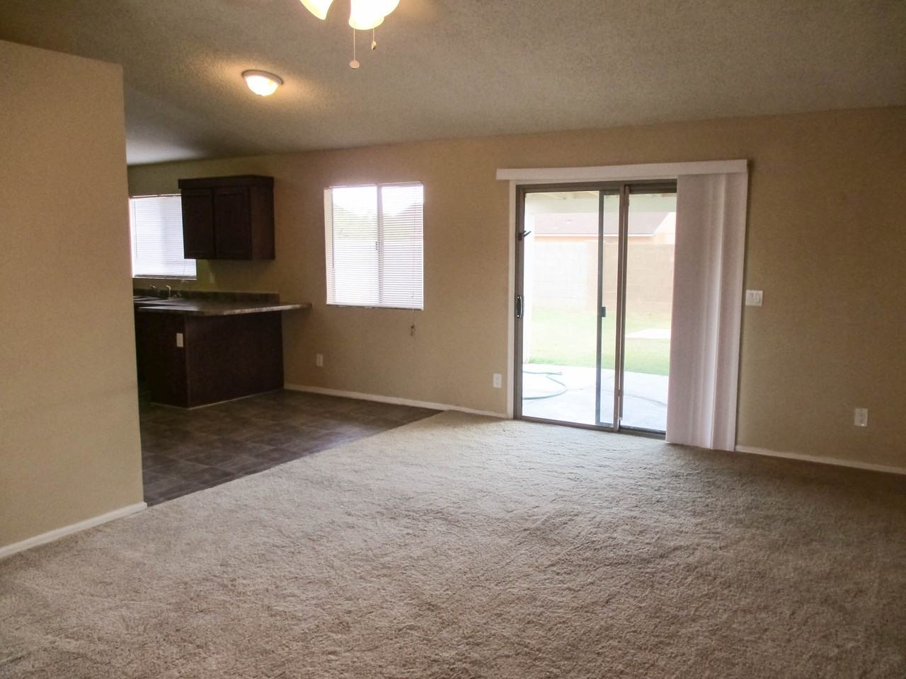 7113 W Canterbury Dr - Photo 2 of 8