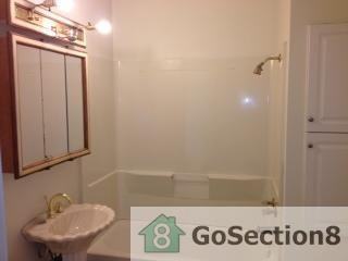 1921 N Hamlin Ave - Photo 2 of 5