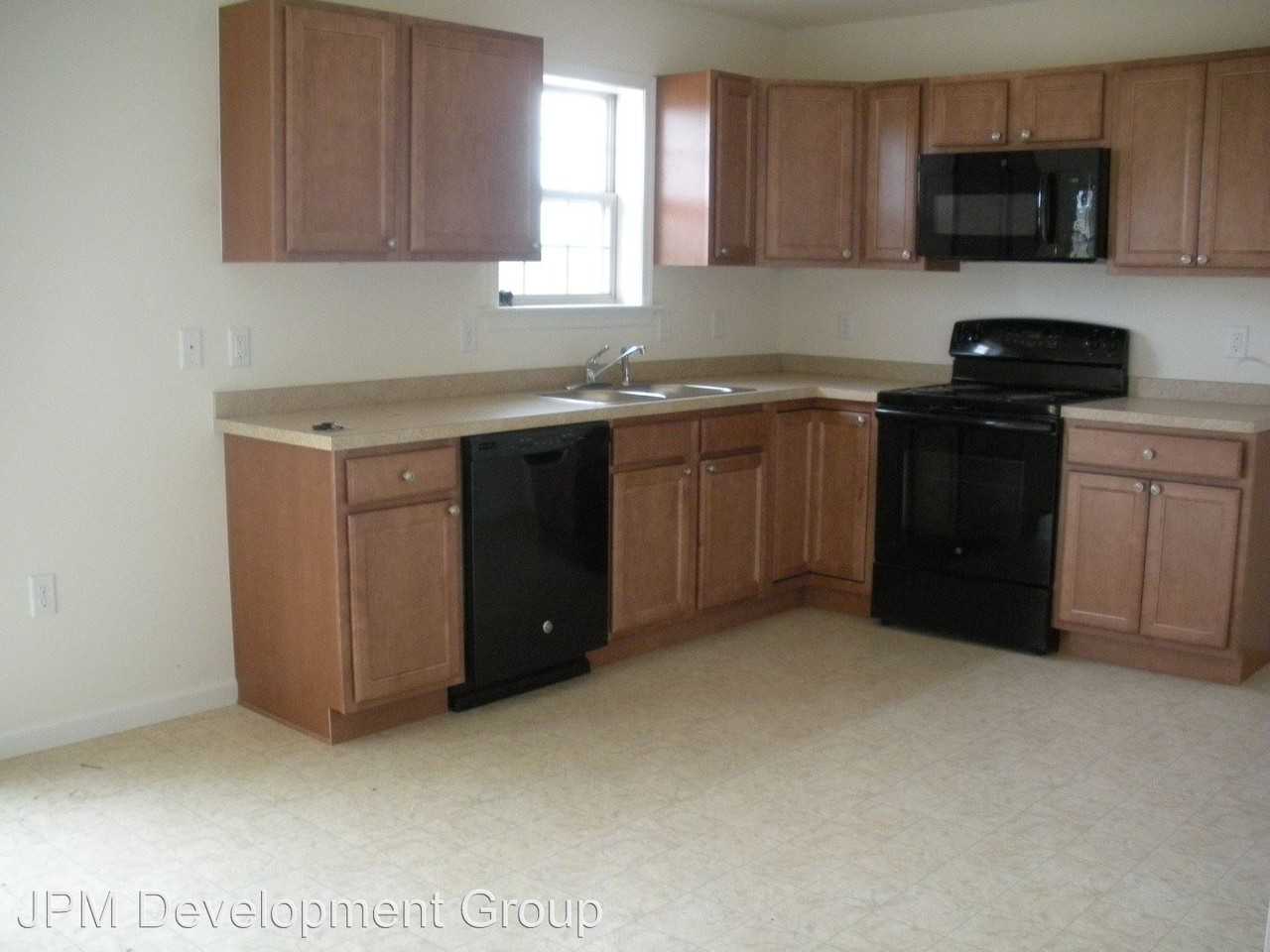 Nicole St. - Photo 2 of 6