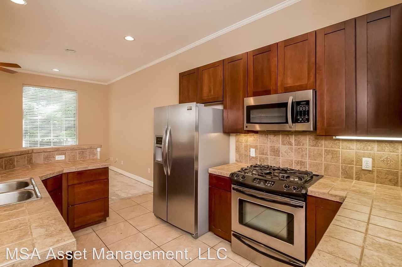 204 W Mockingbird Ln #A - Photo 2 of 9