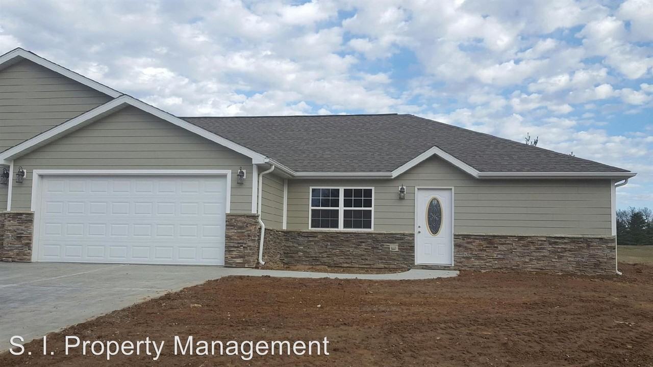 104 S McVicker Dr - Photo 2 of 8