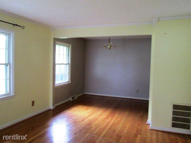502 Shelby Dr - Photo 2 of 9