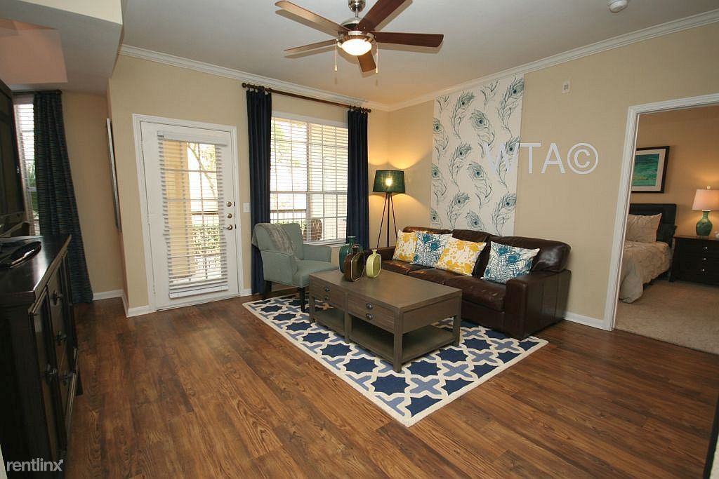 TarryTown - Photo 2 of 6