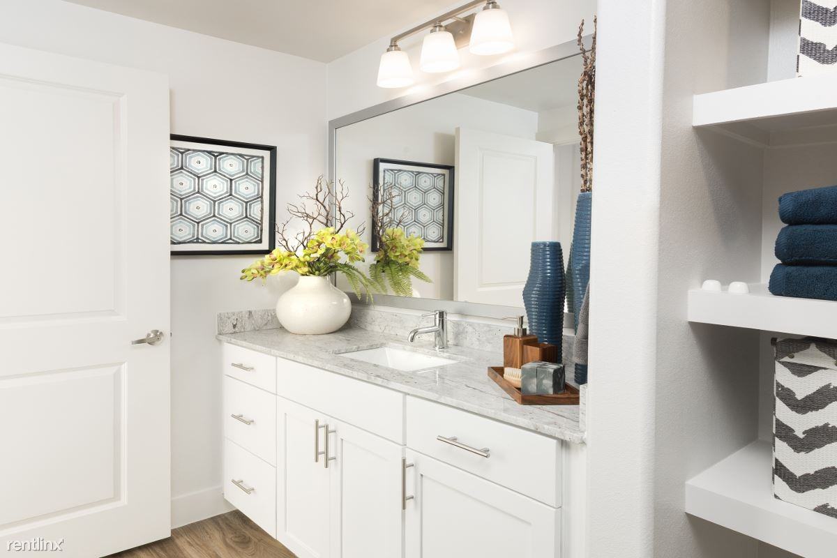 320 Singleton Blvd - Photo 2 of 15