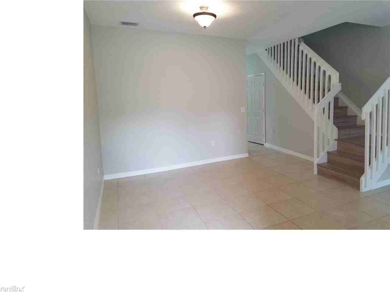 7841 Catalina Cir - Photo 2 of 10