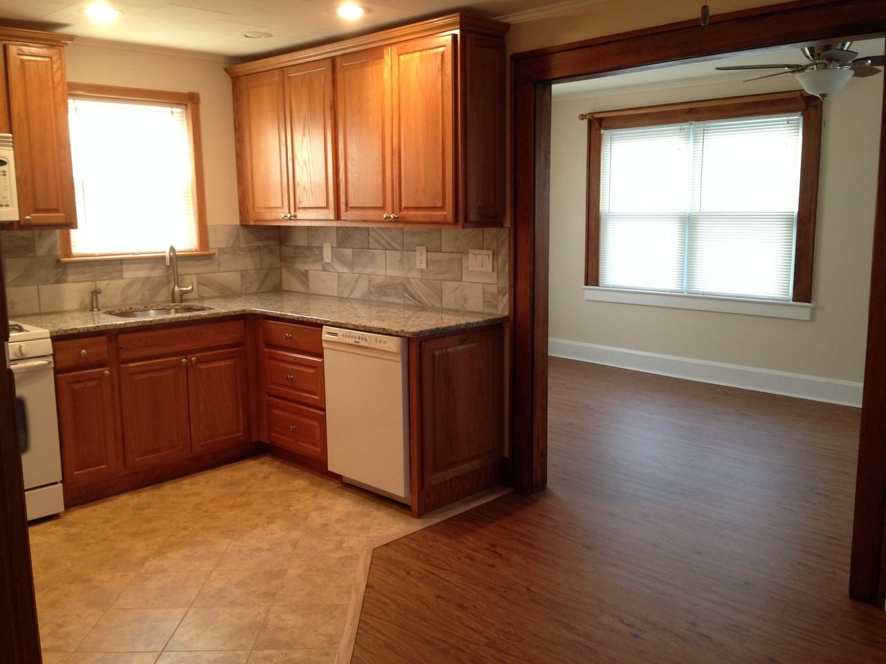 165 New St - Photo 2 of 15