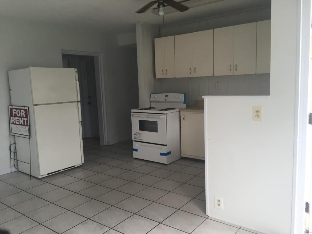 203 Seacrest Ln - Photo 3 of 4