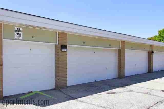 Arbor Court - Photo 2 of 4