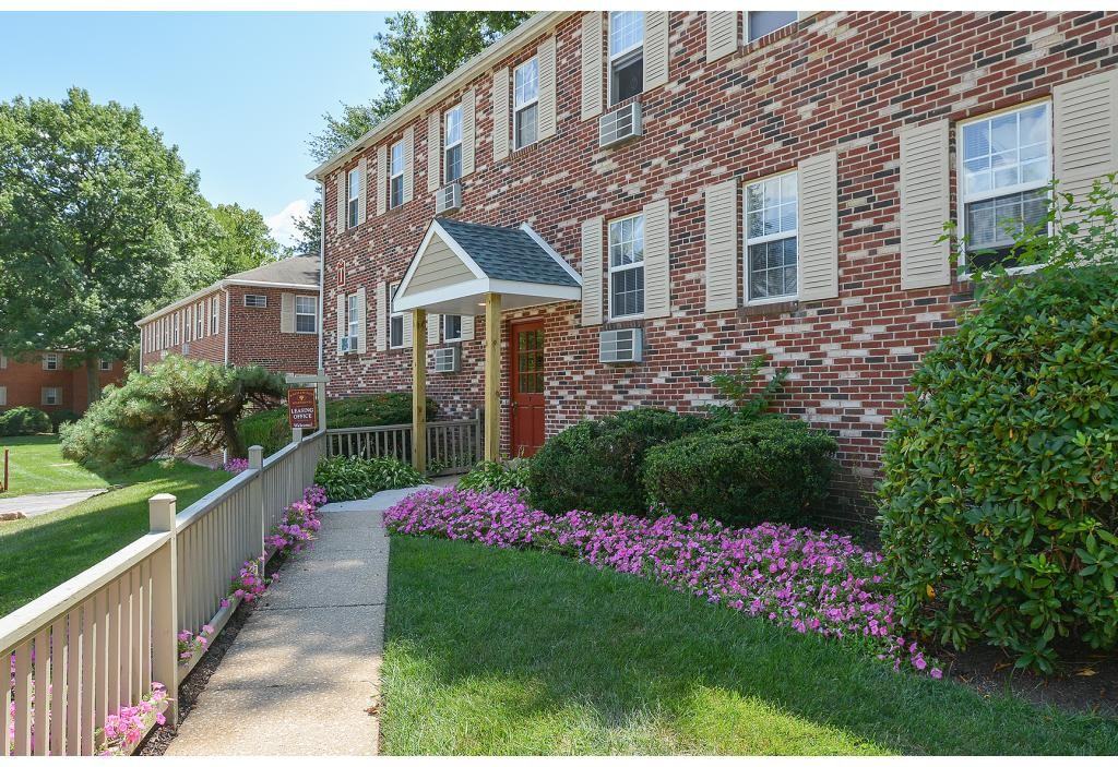 Knollwood Apartments - Photo 3 of 20