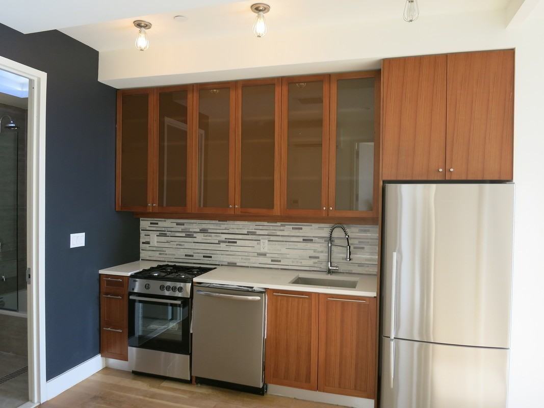 573 Metropolitan Ave #79T