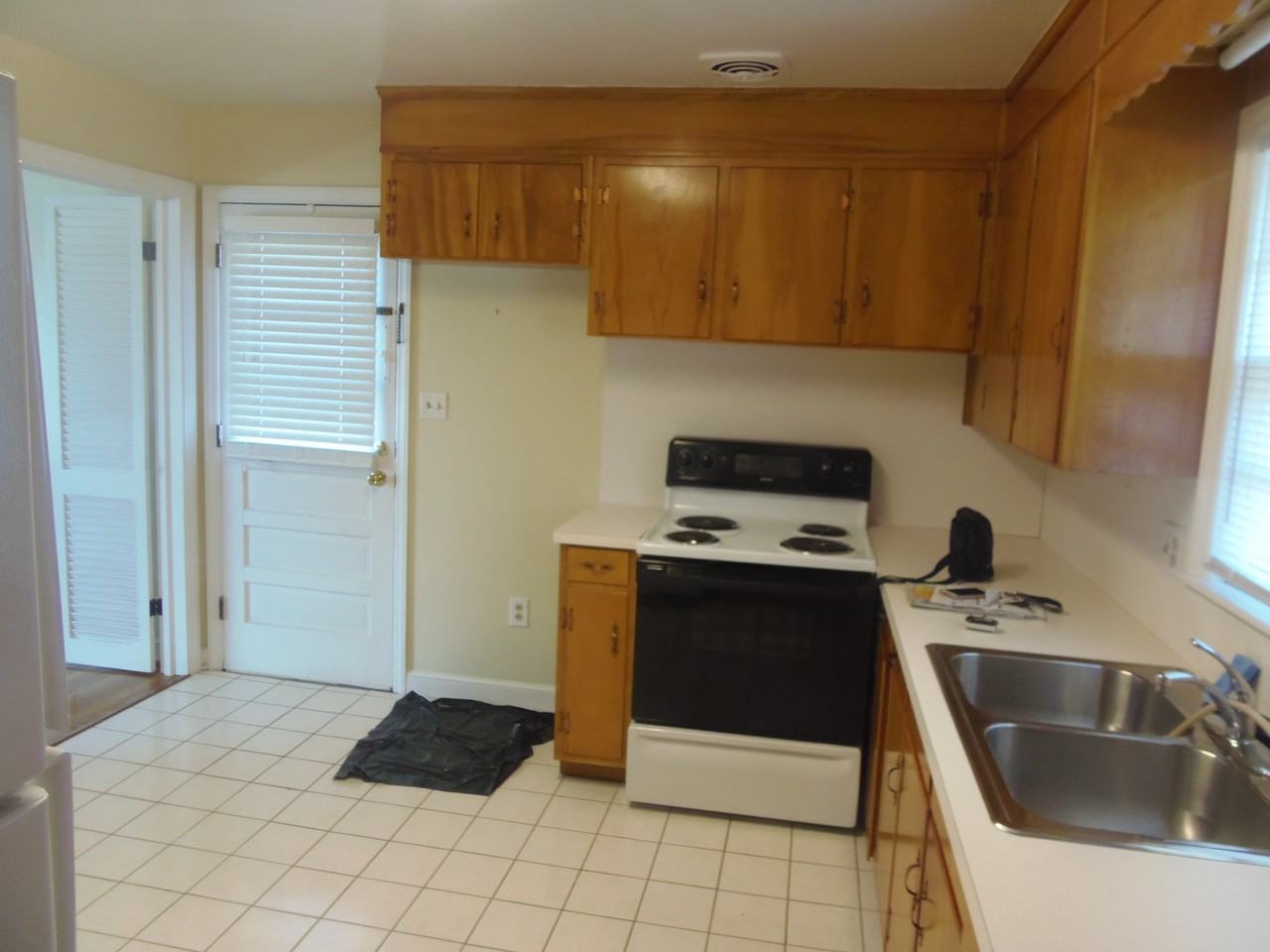 3202 Christian Ave NW - Photo 2 of 16