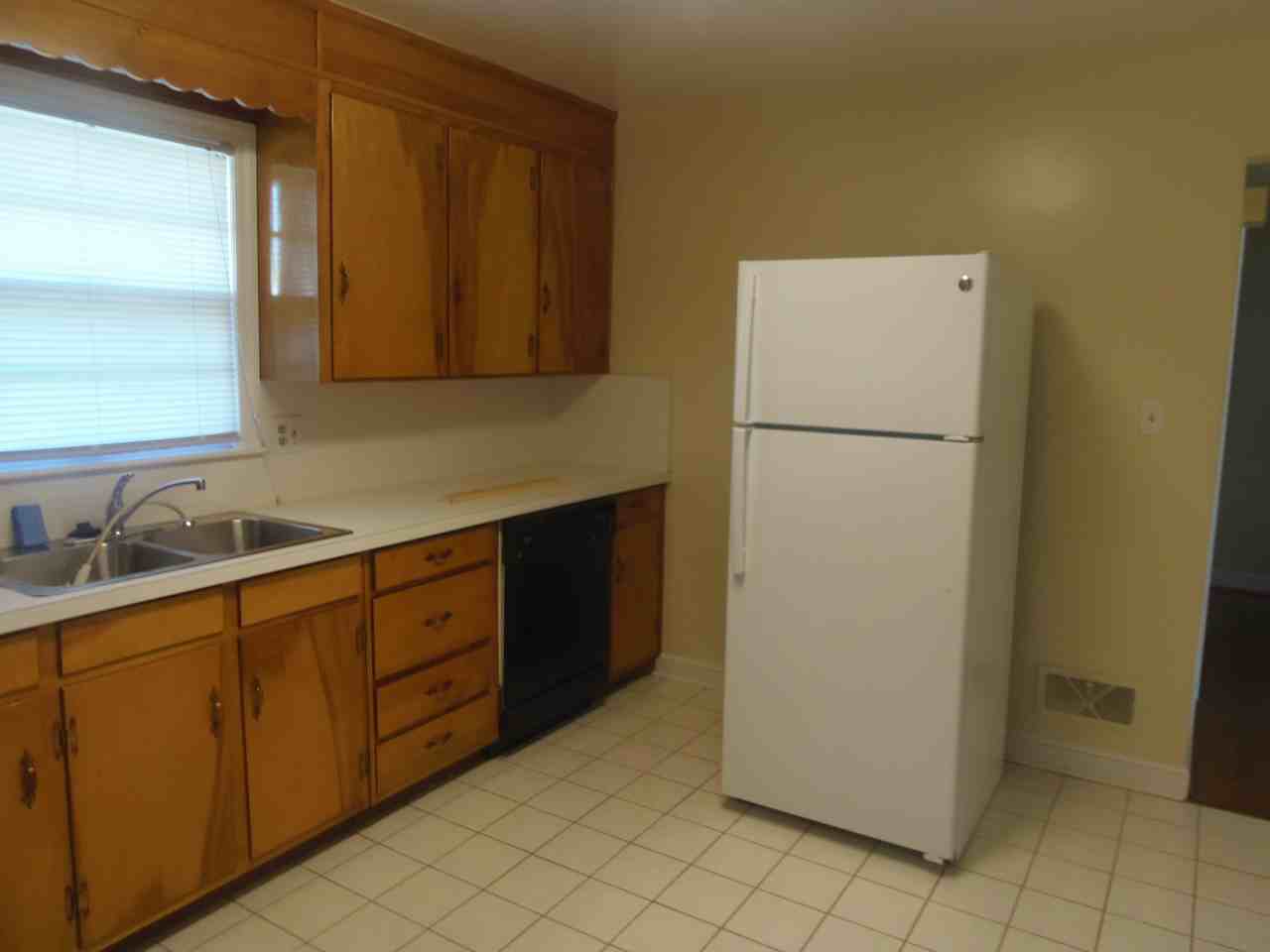 3202 Christian Ave NW - Photo 3 of 16