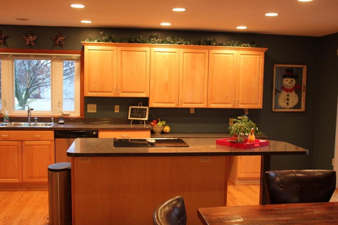 9615 Stanford Dr - Photo 3 of 20