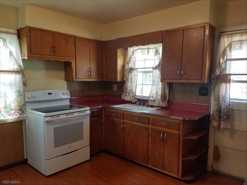 263 S Main St - Photo 3 of 10