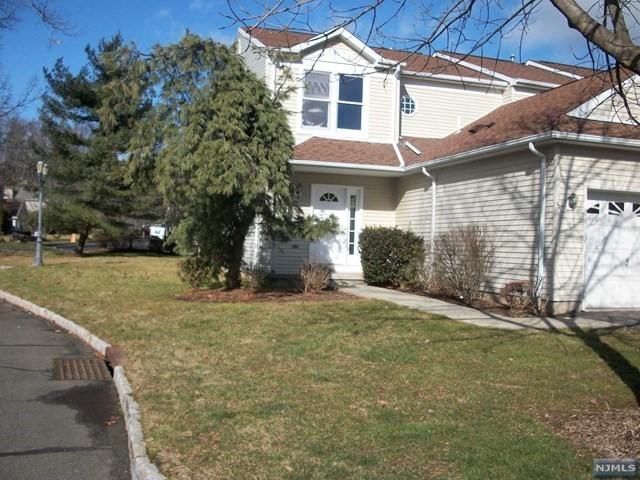 5 Foxwood Square S #5 - Photo 2 of 12