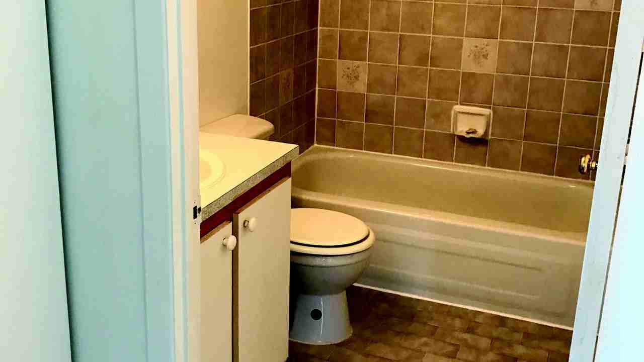 18045 Boulevard de Pierrefonds - Photo 3 of 6