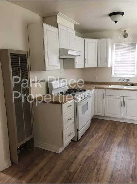 100-198 N Palm Ave - Photo 3 of 13