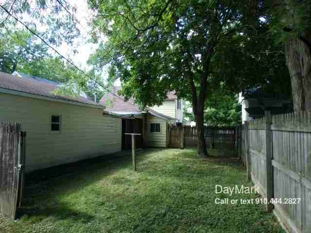 1124 W South St - Photo 3 of 8