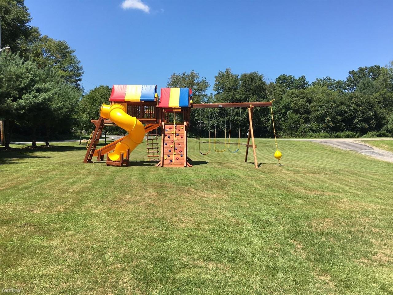 10 Pine Dr - Photo 2 of 3