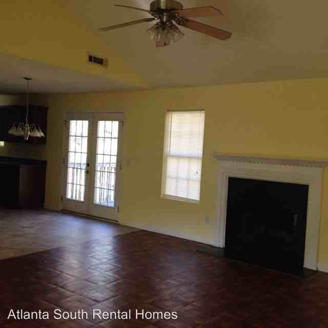 136 Margaret Way - Photo 2 of 19