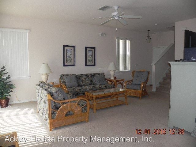 345 Blue Jay Way - Photo 3 of 17
