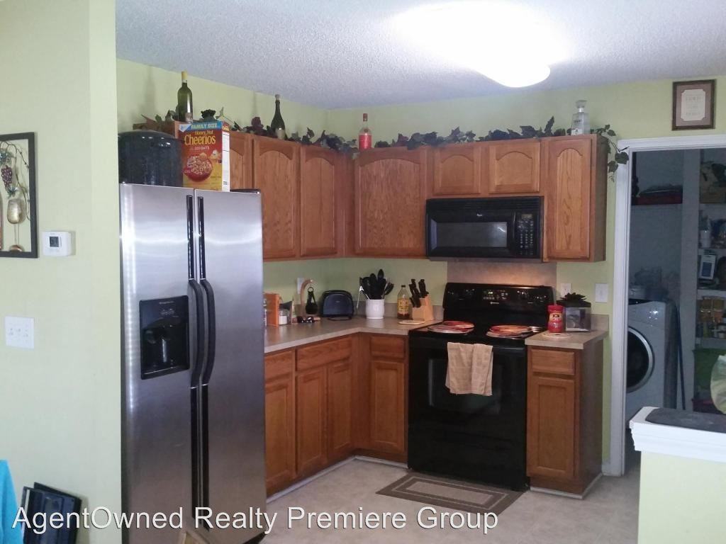 208 Border Rd - Photo 2 of 4