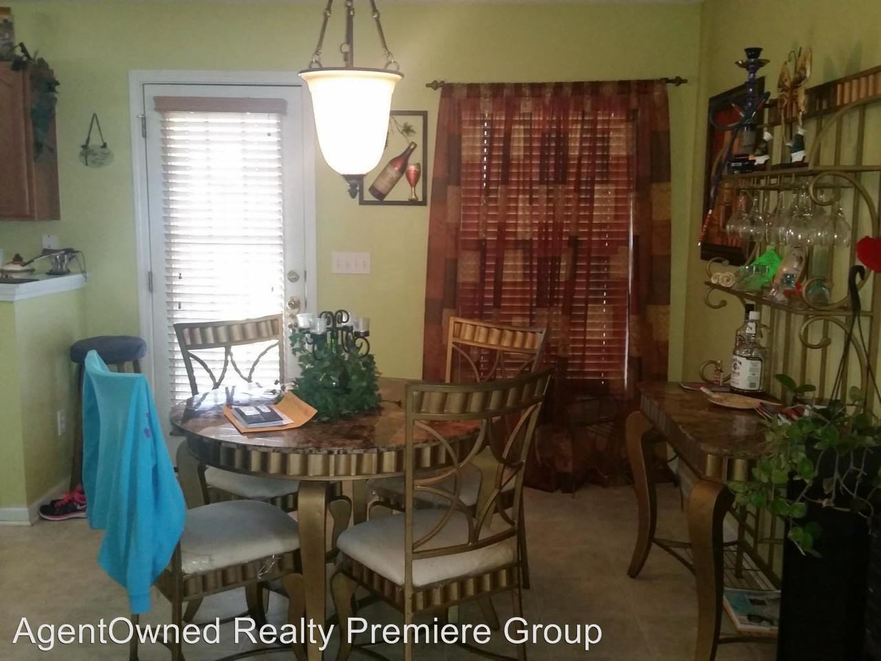 208 Border Rd - Photo 3 of 4