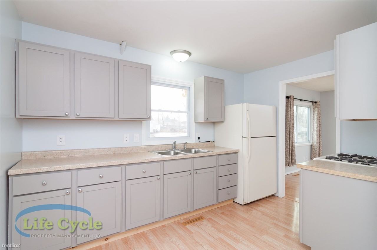 1507 Whiting St SW - Photo 3 of 10