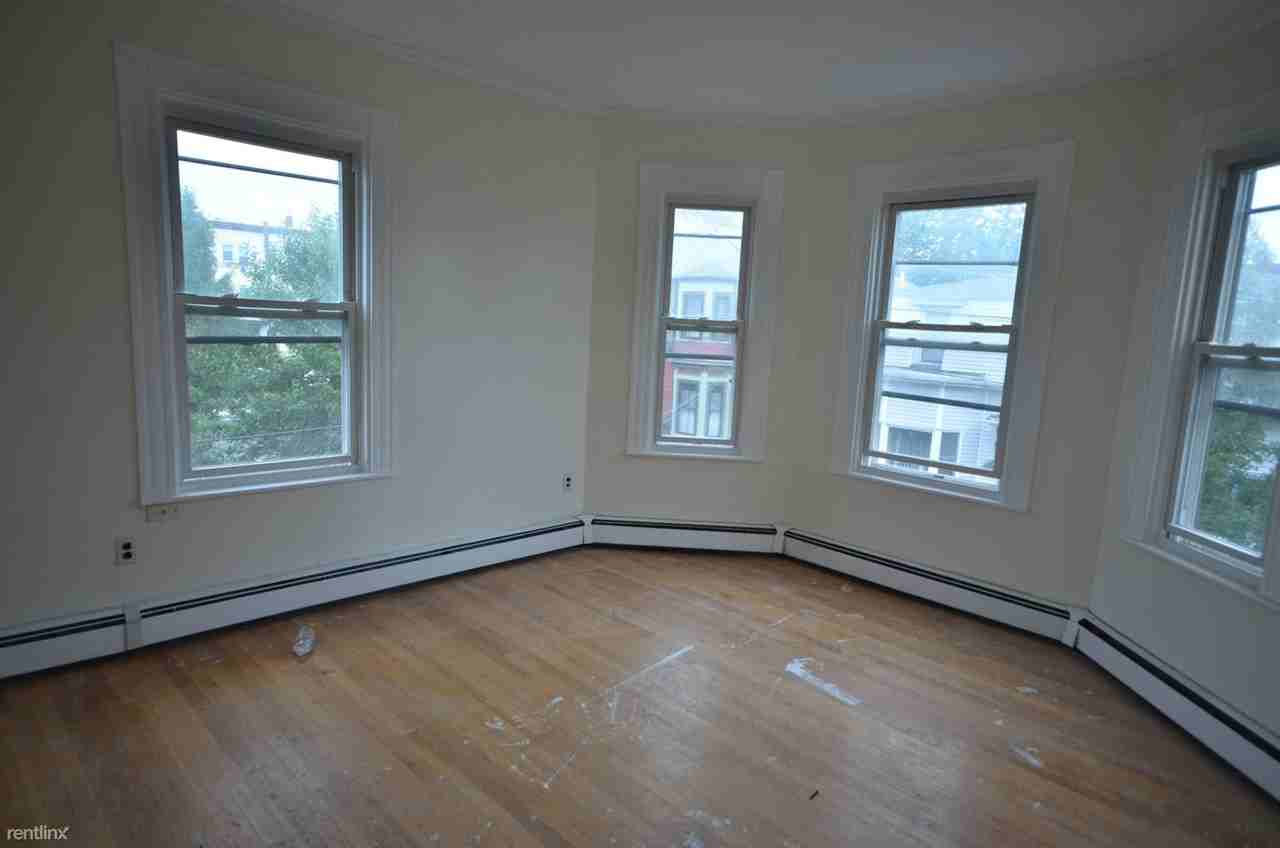 11 Houghton St - Photo 3 of 6