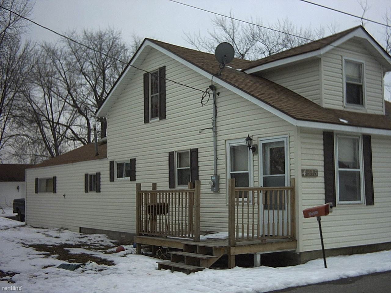 4335 10th St - Photo 2 of 2