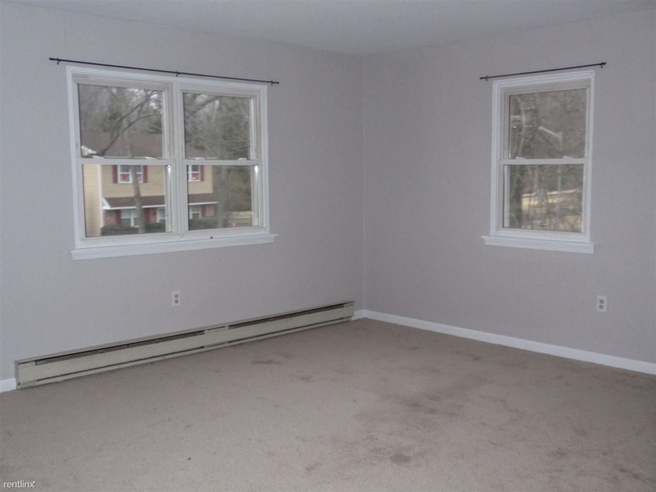 623 Meadowbrook Ave #B - Photo 2 of 8