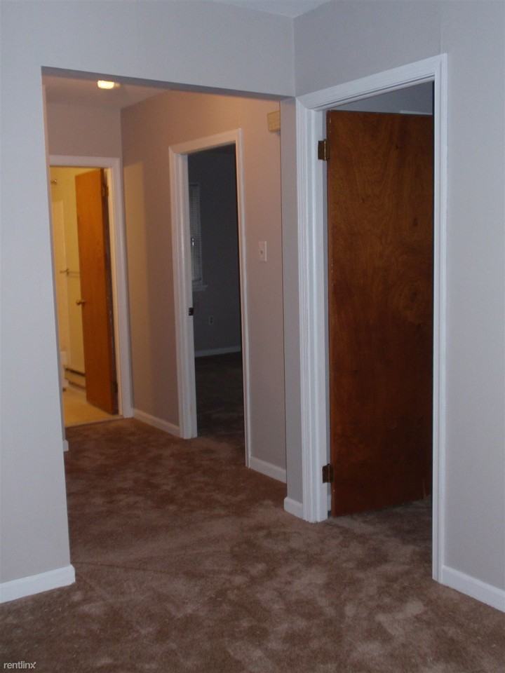 623 Meadowbrook Ave #B - Photo 3 of 8