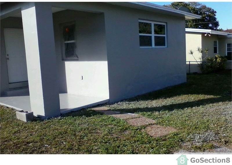 2800 NW 14th St - Photo 3 of 9
