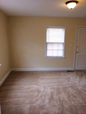 712 Warren St - Photo 2 of 6